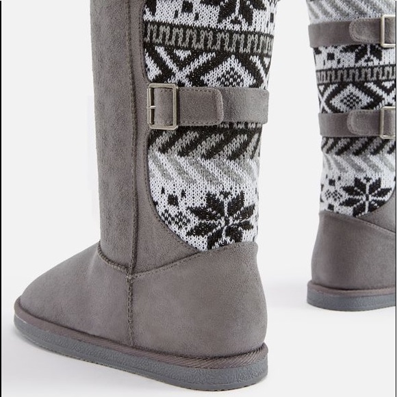 JustFab Shoes - 🤶🏻TODAY ONLY $30🤶🏻JUSTFAB TALL GRAY BOOTS SZ 9